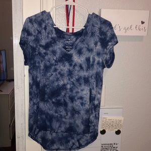 SUPER CUTE blue tie-dye American eagle shirt!